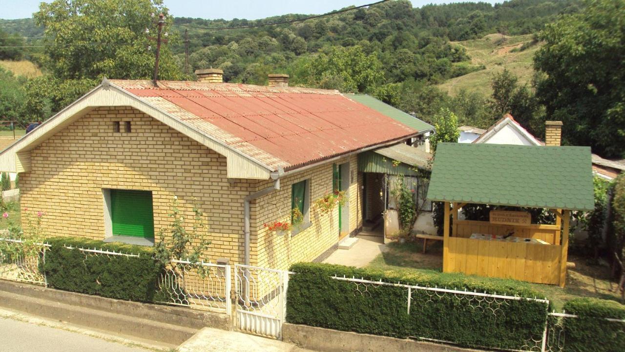 Apartman Rudnik Vrdnik Exterior photo